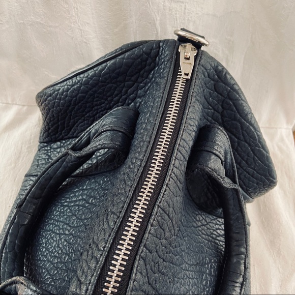 🎁Authentic Alexander Wang Navy Blue Leather Bag w/Studded Bottom 🎁 - Picture 4 of 8